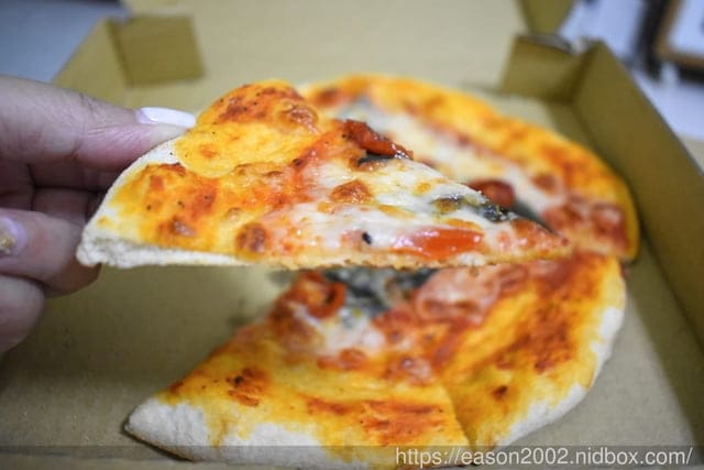台北市區內（距離3km）可以外送的手作pizza。#La Bocca 義式手作pizza。薄片餡料豐富。外帶買大送小。外送消費滿NT$500，送小瑪格麗特8吋pizza