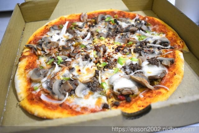 台北市區內（距離3km）可以外送的手作pizza。#La Bocca 義式手作pizza。薄片餡料豐富。外帶買大送小。外送消費滿NT$500，送小瑪格麗特8吋pizza