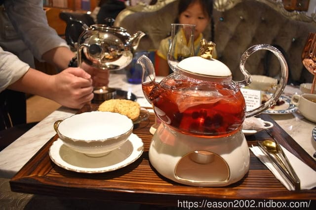 桃園悠閒下午茶推薦。B&G德國農莊複合式茶館。享受貴婦般的下午茶天堂，凡點德國豬腳免費升級套餐