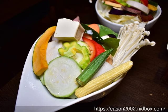 板橋新埔捷運站美食。超值雙人海陸套餐，只要NT$1280，板橋初鍋玉軒屋。NEW鍋物沾醬，新吃法。食材新鮮嚴選，真材實料，物超所值的雙人套餐推薦
