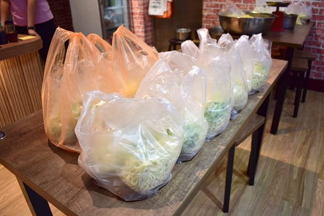 深坑美食。#陸地涼麵深坑老街店。Q彈的涼麵搭上清爽口感的醬汁，讓你口味不會過重，吃完一直想喝水。味增湯充滿香氣，料多味美。食在用心