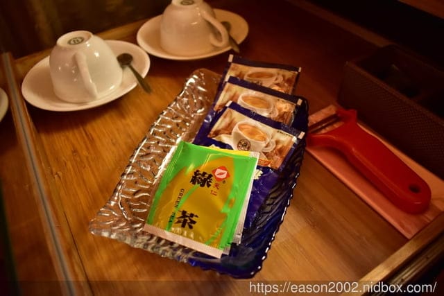 鯉魚潭周邊民宿推薦。#潭心閣民宿。客製化的早餐/備品齊全/小木屋的設計/餵魚趣。風光明媚的渡假聖地