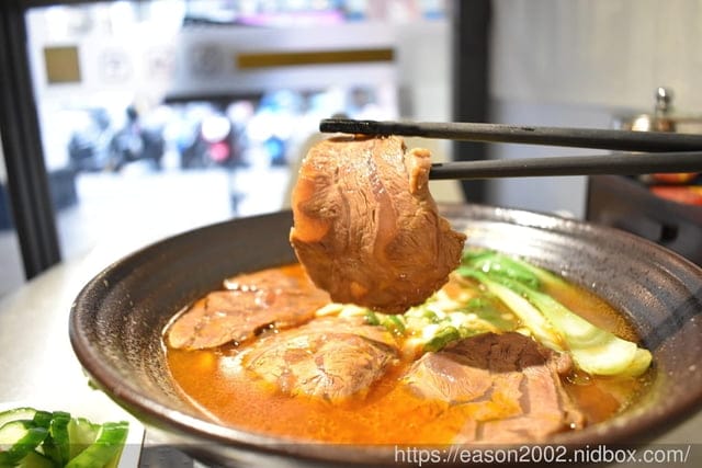 帶著仙氣的牛肉麵，回家還會回憶。南京復興站#神仙牛肉麵。現點現做，急速冷凍，保持原先美味，宅配到府