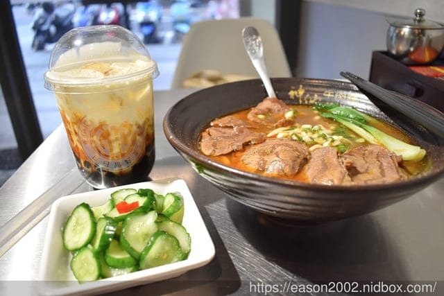 帶著仙氣的牛肉麵，回家還會回憶。南京復興站#神仙牛肉麵。現點現做，急速冷凍，保持原先美味，宅配到府