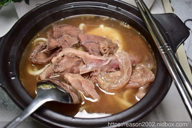 帶著仙氣的牛肉麵，回家還會回憶。南京復興站#神仙牛肉麵。現點現做，急速冷凍，保持原先美味，宅配到府