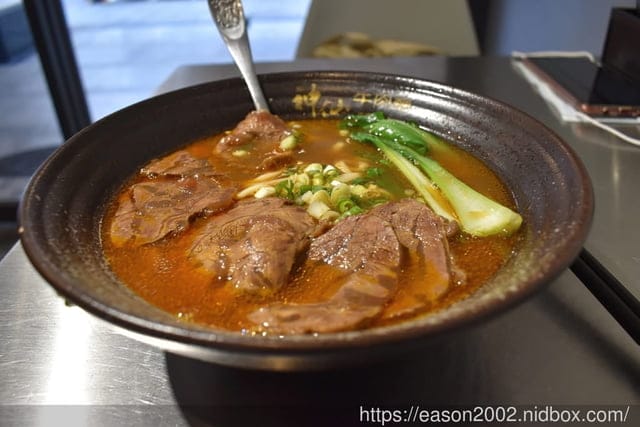 帶著仙氣的牛肉麵，回家還會回憶。南京復興站#神仙牛肉麵。現點現做，急速冷凍，保持原先美味，宅配到府