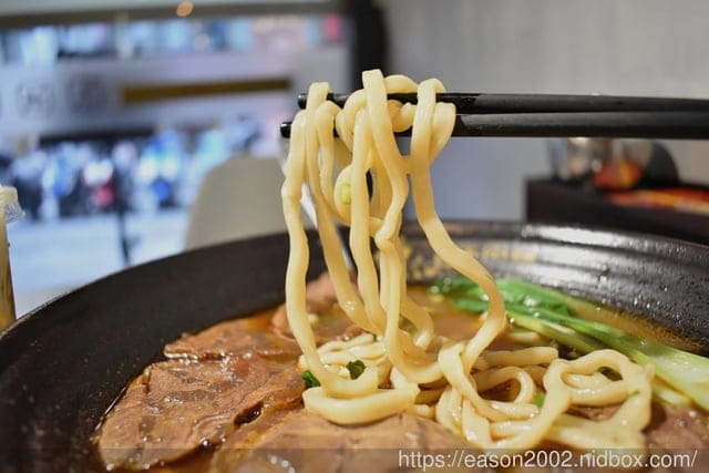 帶著仙氣的牛肉麵，回家還會回憶。南京復興站#神仙牛肉麵。現點現做，急速冷凍，保持原先美味，宅配到府