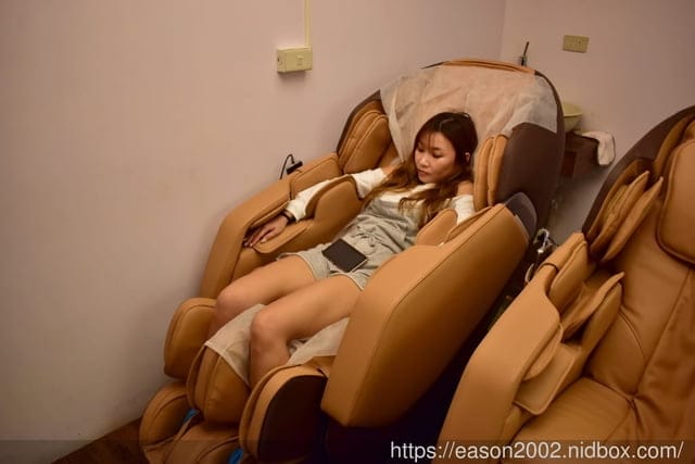 新莊電動按摩椅下午茶，放鬆舒壓的好地方。月憩·睡眠咖啡館Coffee Nap。放鬆後，來個悠閒的午茶約會