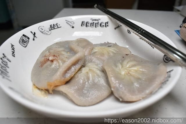 宅配美食。源冠一家人旺餃/金錢餅。高麗菜+飛魚卵/高麗菜+章魚/紅豆珍珠風味