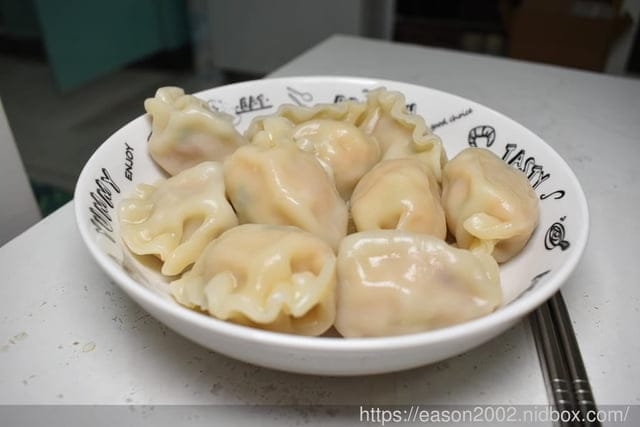 宅配美食。源冠一家人旺餃/金錢餅。高麗菜+飛魚卵/高麗菜+章魚/紅豆珍珠風味