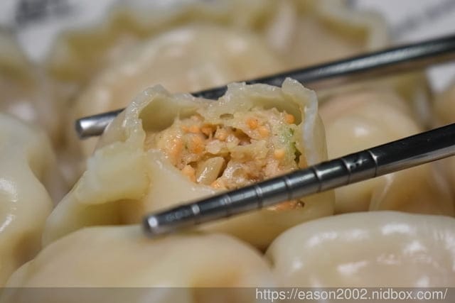 宅配美食。源冠一家人旺餃/金錢餅。高麗菜+飛魚卵/高麗菜+章魚/紅豆珍珠風味