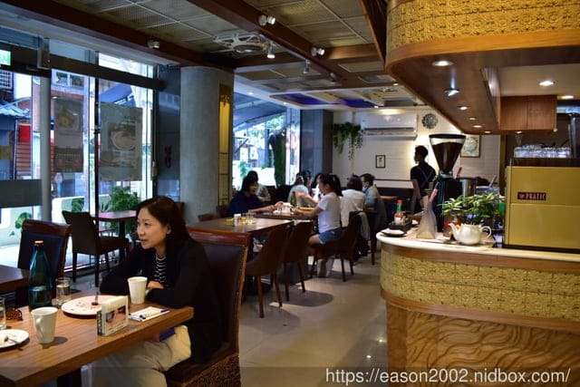新店按摩推薦。大坪林捷運站1號出口。三方莊園（原美養莊園）。ROSE頂級玫瑰SPA全身+臉部保養課程。舒緩放鬆休憩的好地方