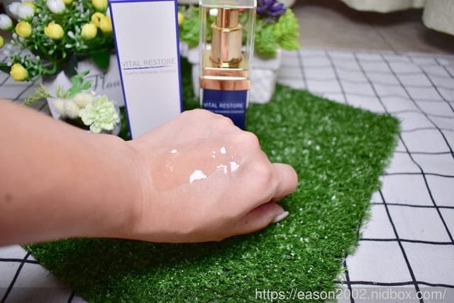 無油、無酒精、無色素，草本舒緩因子調節油水平衡。CREERFAIR 克莉菲爾彈力修護精萃，清爽不黏膩、敏弱肌適用
