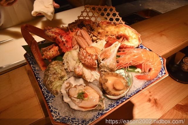 中山區美食。安東建一水產。吃到，新鮮海味的原始鮮甜。真實感的蟹肉棒+紮實口感的龍蝦料理
