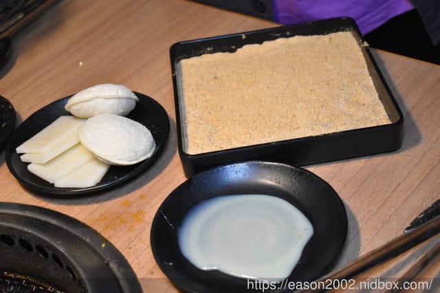 板橋燒肉吃到飽推薦。#燒肉殿-頂級燒肉吃到飽專門店（板橋店）。近板橋捷運站。提供上百種食材可選擇，冰淇淋飲料吧無限量供應
