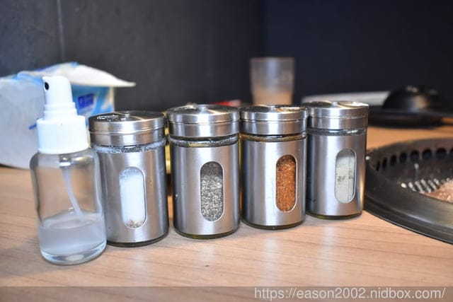 板橋燒肉吃到飽推薦。#燒肉殿-頂級燒肉吃到飽專門店（板橋店）。近板橋捷運站。提供上百種食材可選擇，冰淇淋飲料吧無限量供應