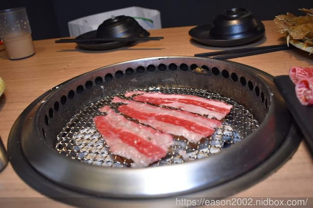 板橋燒肉吃到飽推薦。#燒肉殿-頂級燒肉吃到飽專門店（板橋店）。近板橋捷運站。提供上百種食材可選擇，冰淇淋飲料吧無限量供應