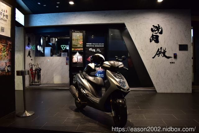板橋燒肉吃到飽推薦。#燒肉殿-頂級燒肉吃到飽專門店（板橋店）。近板橋捷運站。提供上百種食材可選擇，冰淇淋飲料吧無限量供應