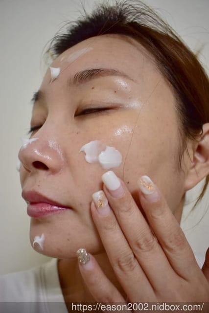 秋冬換季，使肌膚乖乖聽話的神級乳霜。ONE FUTURE超效光子淨白精華乳霜 ( SUP級 )