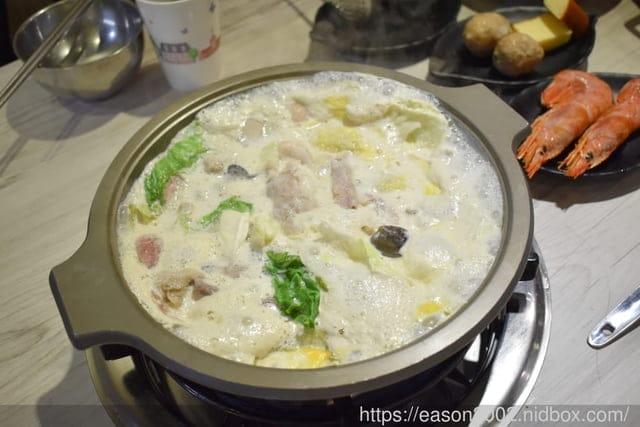 只要NT$299起，就能盡情享受鍋物&韓式銅盤烤肉。#板橋辛海鍋物。自助式吃到飽