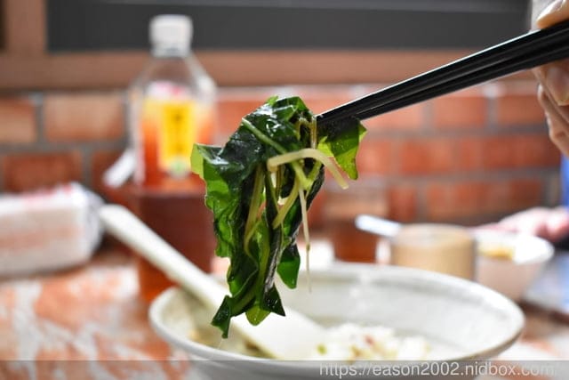 鯉魚潭周邊美食。#樹屋餐廳。正統的花蓮原住民美食，桶仔雞/刺蔥煎蛋/炒青菜/黃蒜白蝦