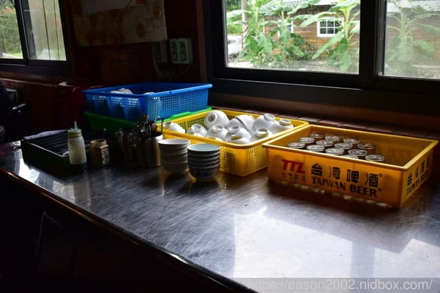 鯉魚潭周邊美食。#樹屋餐廳。正統的花蓮原住民美食，桶仔雞/刺蔥煎蛋/炒青菜/黃蒜白蝦