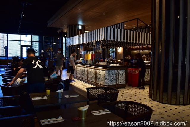 近X-PARK、華泰名城、新光影城。和逸飯店桃園館。使用大量海洋元素的裝置藝術，創造出海洋渡假風的飯店