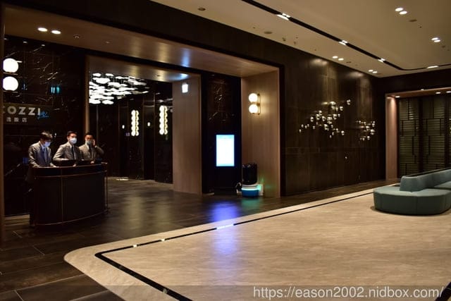 近X-PARK、華泰名城、新光影城。和逸飯店桃園館。使用大量海洋元素的裝置藝術，創造出海洋渡假風的飯店