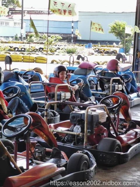 2020 閔教練汽車防暴衝安駕，新手自信上路防衛駕駛訓練營！閔教練汽車駕訓班教學資歷20週年慶活動體驗。透過體驗卡丁車、教練車競賽，訓練汽車道路駕駛。女人也可以不當馬路三寶