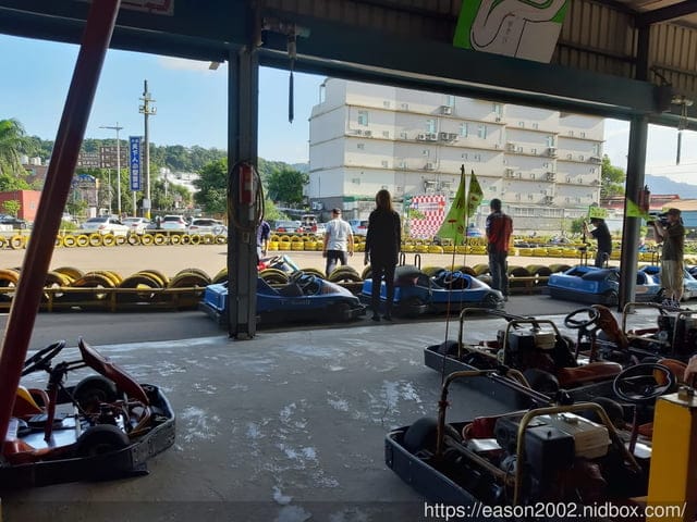 2020 閔教練汽車防暴衝安駕，新手自信上路防衛駕駛訓練營！閔教練汽車駕訓班教學資歷20週年慶活動體驗。透過體驗卡丁車、教練車競賽，訓練汽車道路駕駛。女人也可以不當馬路三寶