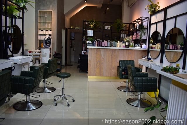 台中深層護髮逢甲推薦。#V+hair。V plus hair設計師Vicky。哥德式12段護髮。去除毛躁感。立即保濕又光澤。內有影片實錄