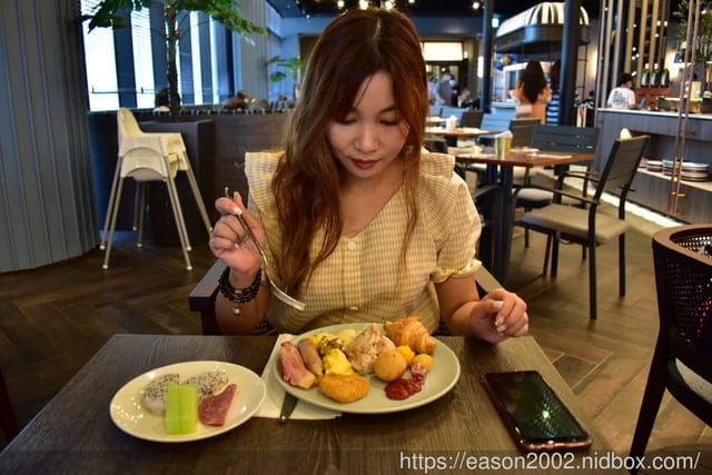 讓你輕盈自在的果凍條。輕清暢 植萃高纖凍。滿滿的膳食纖維，補充日常所需