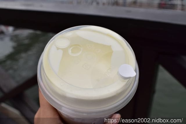淡水手搖飲推薦。署茗職茶AtTea新北淡水店。優惠期間，指定商品第二杯半價。淡水老街手搖飲推薦