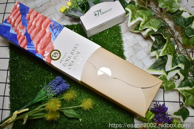 宅配美食。#水根肉干。獨立包裝，乾淨衛生，精緻禮盒包裝，送禮自用均合適。原味/青花椒/鮮檸檬。麻辣鍋/肉乾禮盒/肉乾界的愛馬仕/全台第一款青花椒肉乾