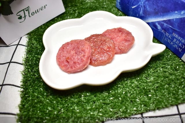 宅配美食。#水根肉干。獨立包裝，乾淨衛生，精緻禮盒包裝，送禮自用均合適。原味/青花椒/鮮檸檬。麻辣鍋/肉乾禮盒/肉乾界的愛馬仕/全台第一款青花椒肉乾