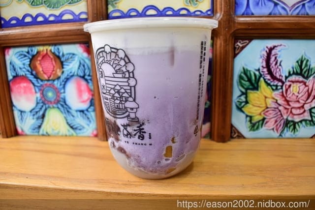 三重手搖飲推薦。清水茶香（三重文化北店）。11/9~21半價促銷活動。融合復古元素的茶舖。Q彈芋圓+手炒珍珠（香氣四溢）