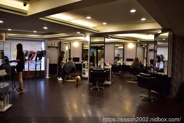板橋護髮推薦。Wor 髮廊板橋染髮推薦1200元不分長短。#Wor Hair Styling（府中店）。專業級的護髮，親民價位