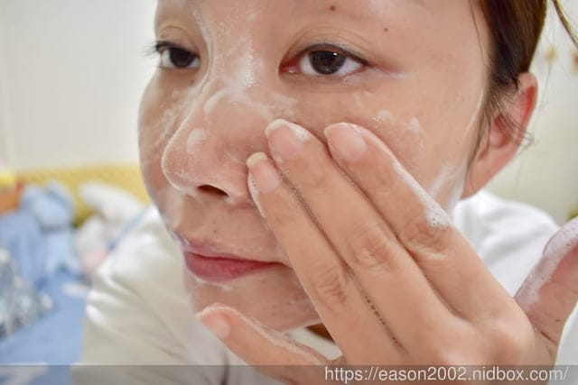 秋冬保濕秘笈神器。KOCSKIN克麗詩黛胺基酸潔顏乳+高濃度精華乳霜。保濕清爽，洗臉不緊繃。將精華成分鎖住，不流失水分，滋潤同時保濕鎖水