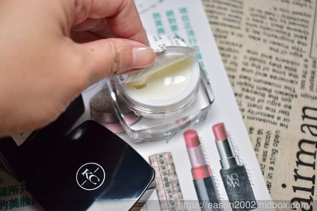 秋冬保濕秘笈神器。KOCSKIN克麗詩黛胺基酸潔顏乳+高濃度精華乳霜。保濕清爽，洗臉不緊繃。將精華成分鎖住，不流失水分，滋潤同時保濕鎖水