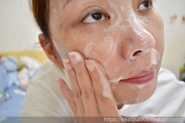 秋冬保濕秘笈神器。KOCSKIN克麗詩黛胺基酸潔顏乳+高濃度精華乳霜。保濕清爽，洗臉不緊繃。將精華成分鎖住，不流失水分，滋潤同時保濕鎖水