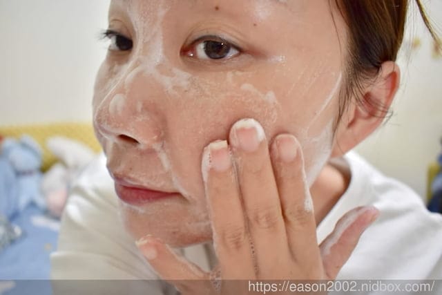秋冬保濕秘笈神器。KOCSKIN克麗詩黛胺基酸潔顏乳+高濃度精華乳霜。保濕清爽，洗臉不緊繃。將精華成分鎖住，不流失水分，滋潤同時保濕鎖水