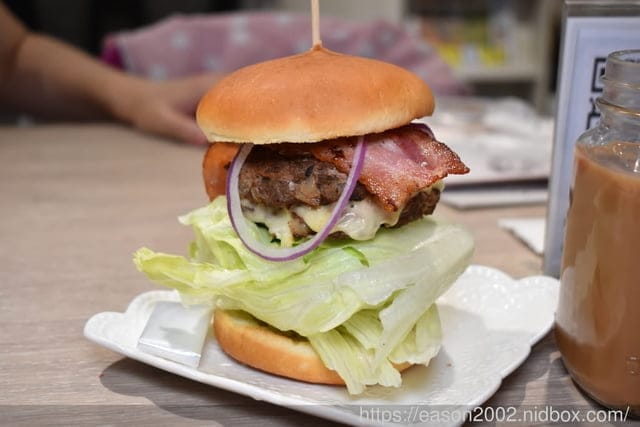 師大早午餐。芋泥控最愛。Daya’s 肉蛋吐司早午餐（師大店）。浮誇系的巨無霸肉排蛋吐司