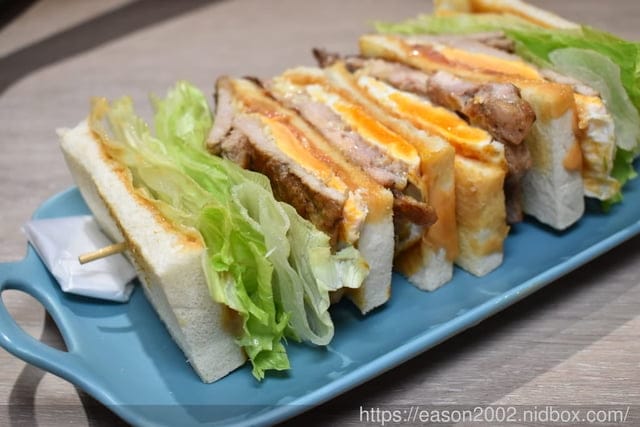 師大早午餐。芋泥控最愛。Daya’s 肉蛋吐司早午餐（師大店）。浮誇系的巨無霸肉排蛋吐司