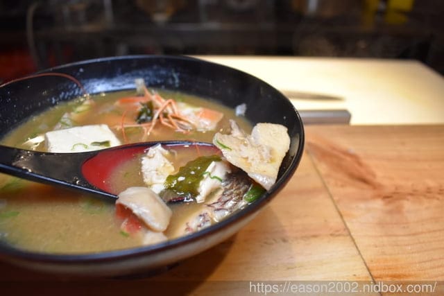 台北中山美食。建一水產（二店）。新鮮海鮮盤/握壽司/美國肋眼牛排/香濃料多味增湯/日本進口飲品
