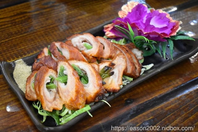宜蘭美食推薦。五結百匯窯烤雞海鮮快炒餐廳。宜蘭十大美食獎。香氣四溢的窯烤雞