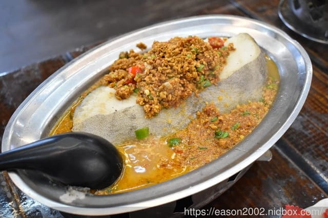 宜蘭美食推薦。五結百匯窯烤雞海鮮快炒餐廳。宜蘭十大美食獎。香氣四溢的窯烤雞