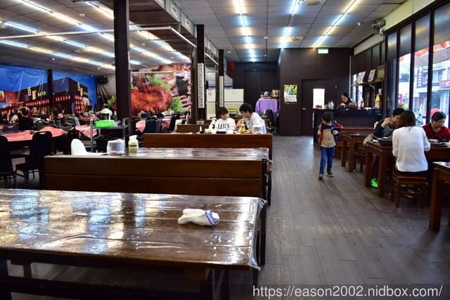 宜蘭美食推薦。五結百匯窯烤雞海鮮快炒餐廳。宜蘭十大美食獎。香氣四溢的窯烤雞