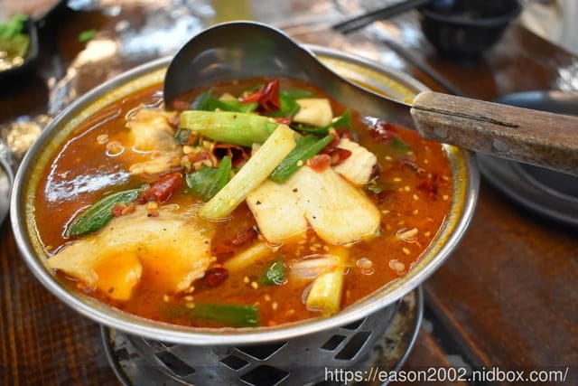 宜蘭美食推薦。五結百匯窯烤雞海鮮快炒餐廳。宜蘭十大美食獎。香氣四溢的窯烤雞