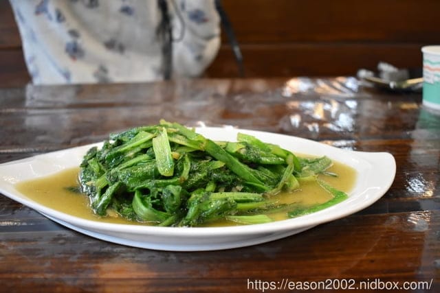 宜蘭美食推薦。五結百匯窯烤雞海鮮快炒餐廳。宜蘭十大美食獎。香氣四溢的窯烤雞