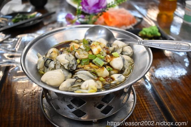 宜蘭美食推薦。五結百匯窯烤雞海鮮快炒餐廳。宜蘭十大美食獎。香氣四溢的窯烤雞